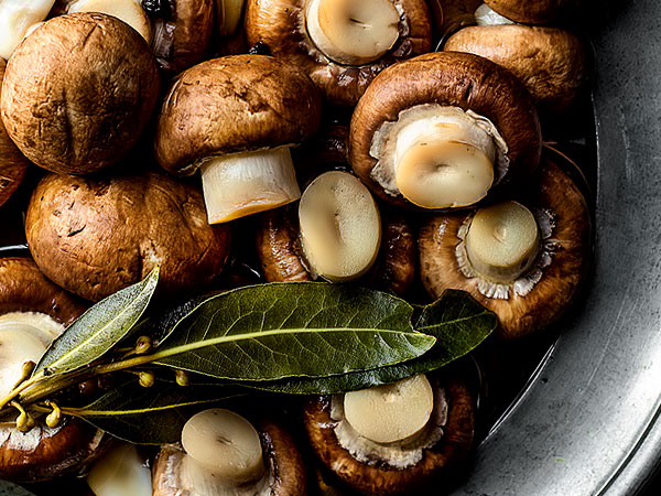 Простой рецепт вкусных маринованных грибов